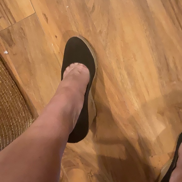 “FERRAGAMO” “Bernie” Black Espadrille Wedges. - Picture 15 of 16